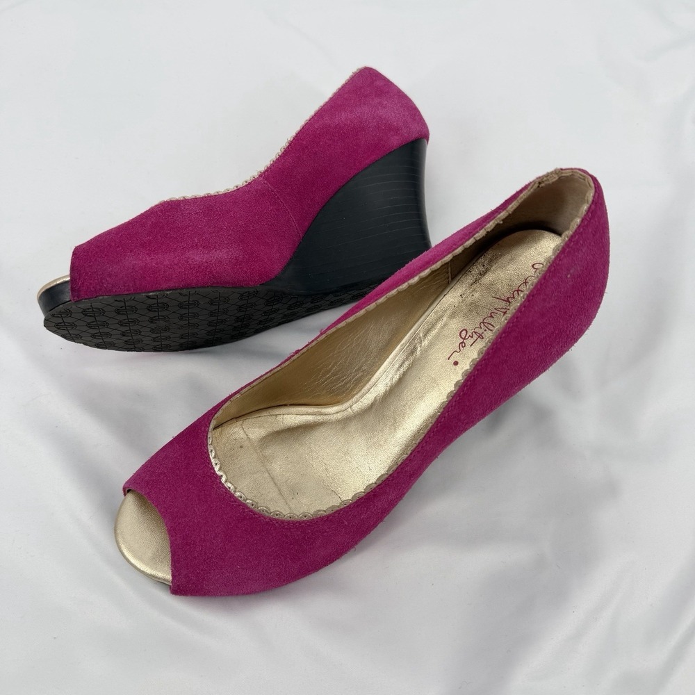 Lilly Pulitzer Sz 7.5 Hot Pink Suede Gold Trim Leather Wedge Heel Peep Toe Shoes - Picture 4 of 8